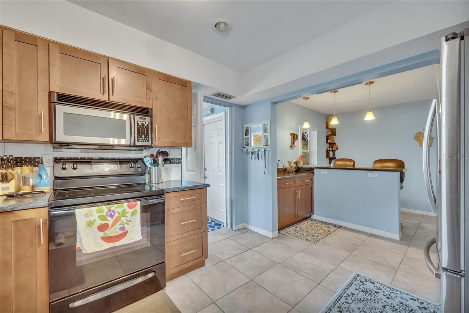 Image 15 of 54 For 715 Alcazar Avenue