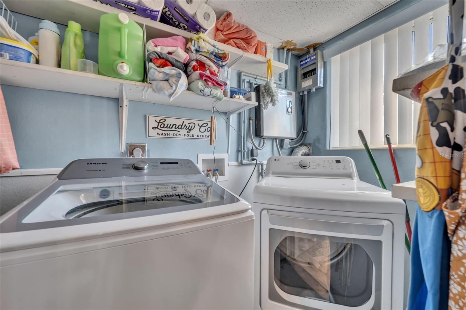 Image 17 of 54 For 715 Alcazar Avenue