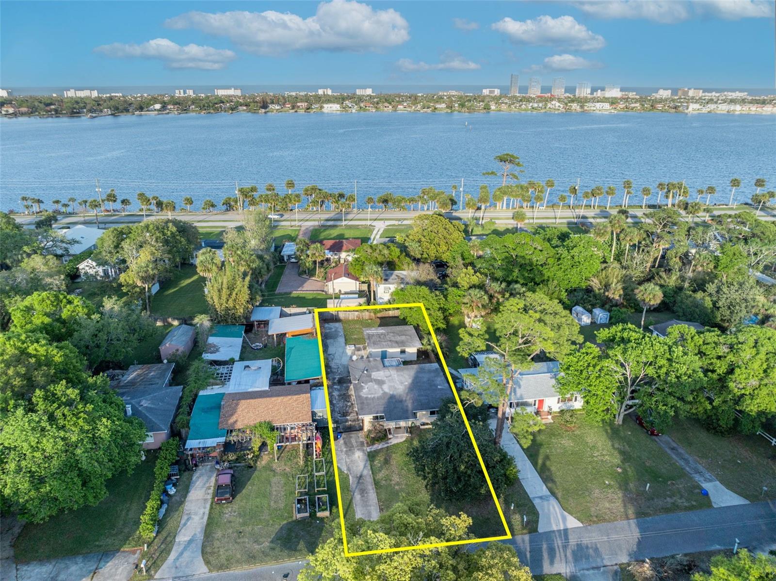 Image 49 of 54 For 715 Alcazar Avenue