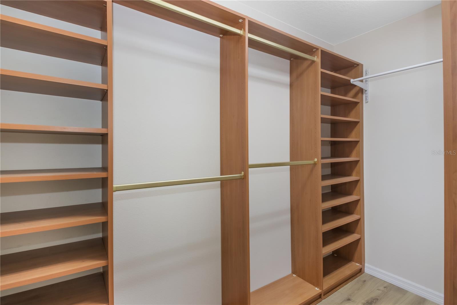 Image 28 of 43 For 140 Rangeline Woods Cove