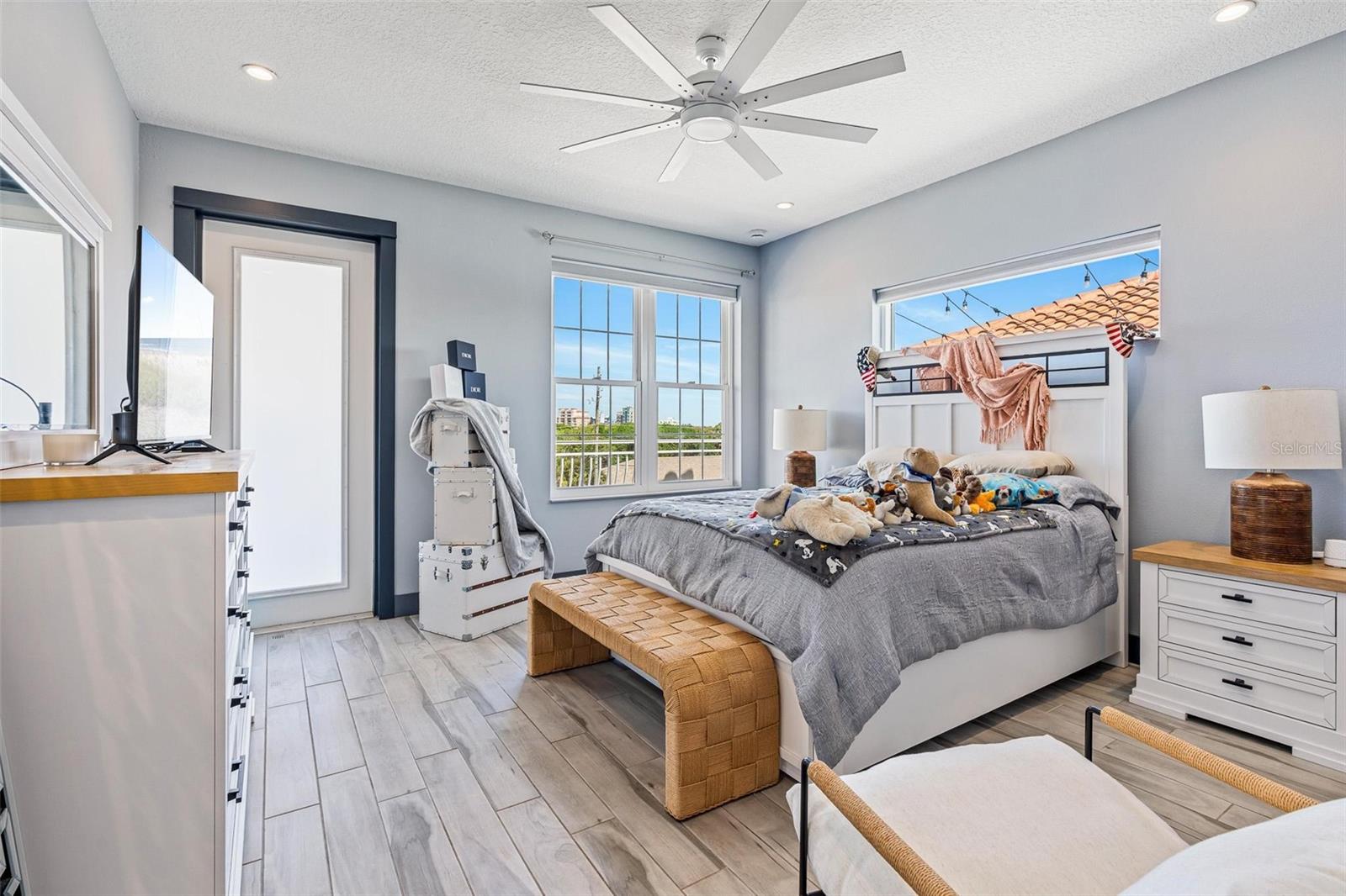 Image 17 of 35 For 701 3rd Avenue Ph