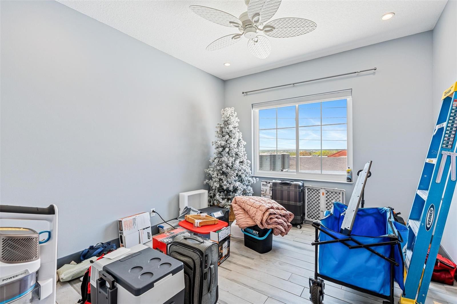 Image 22 of 35 For 701 3rd Avenue Ph