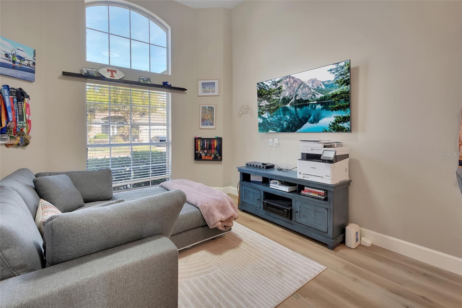 Image 11 of 54 For 407 Thoroughbred Way