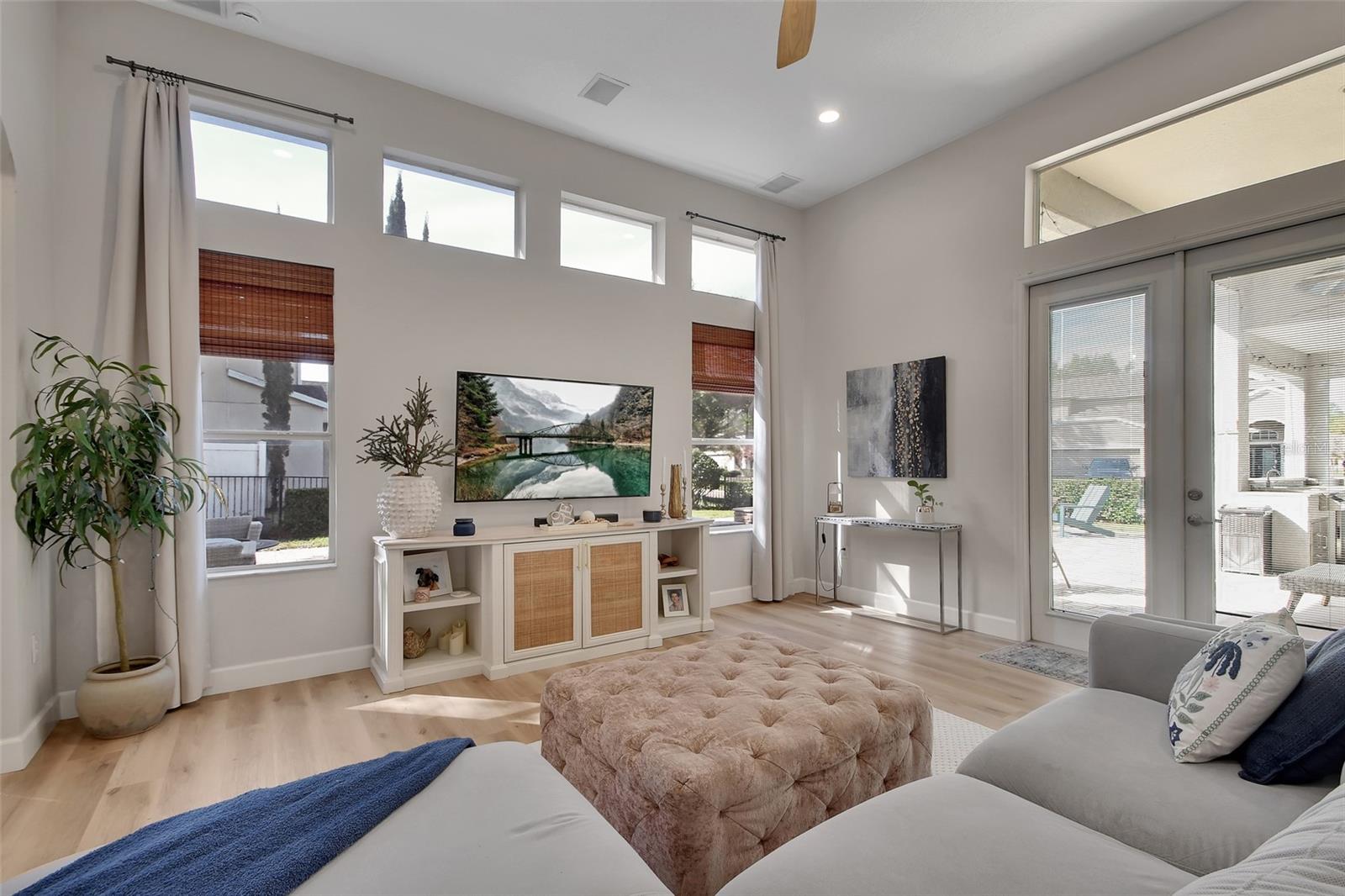 Image 18 of 54 For 407 Thoroughbred Way