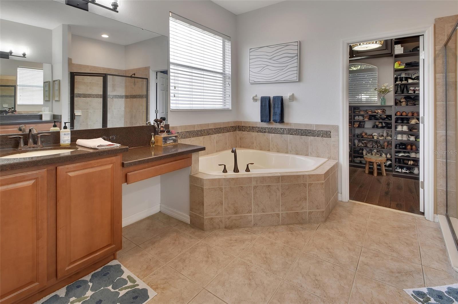 Image 23 of 54 For 407 Thoroughbred Way