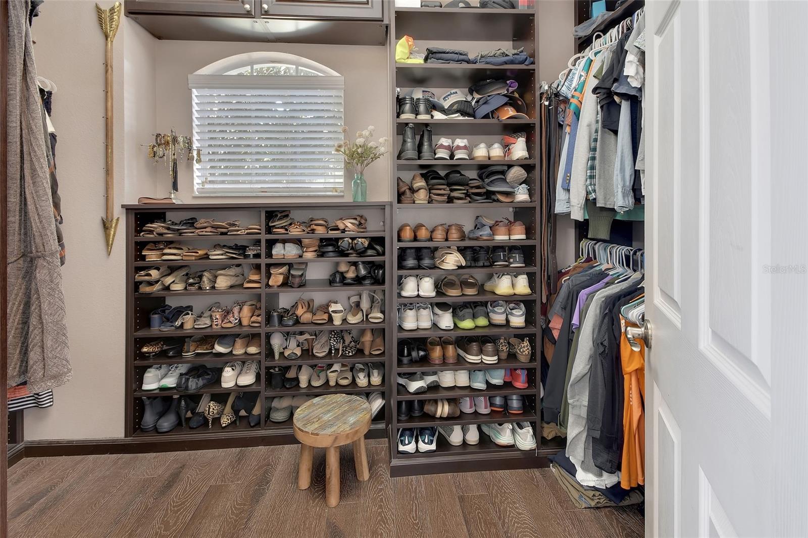 Image 25 of 54 For 407 Thoroughbred Way