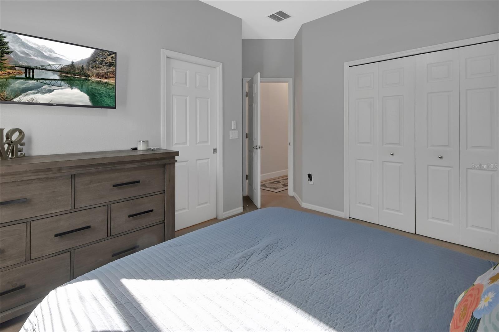 Image 31 of 54 For 407 Thoroughbred Way