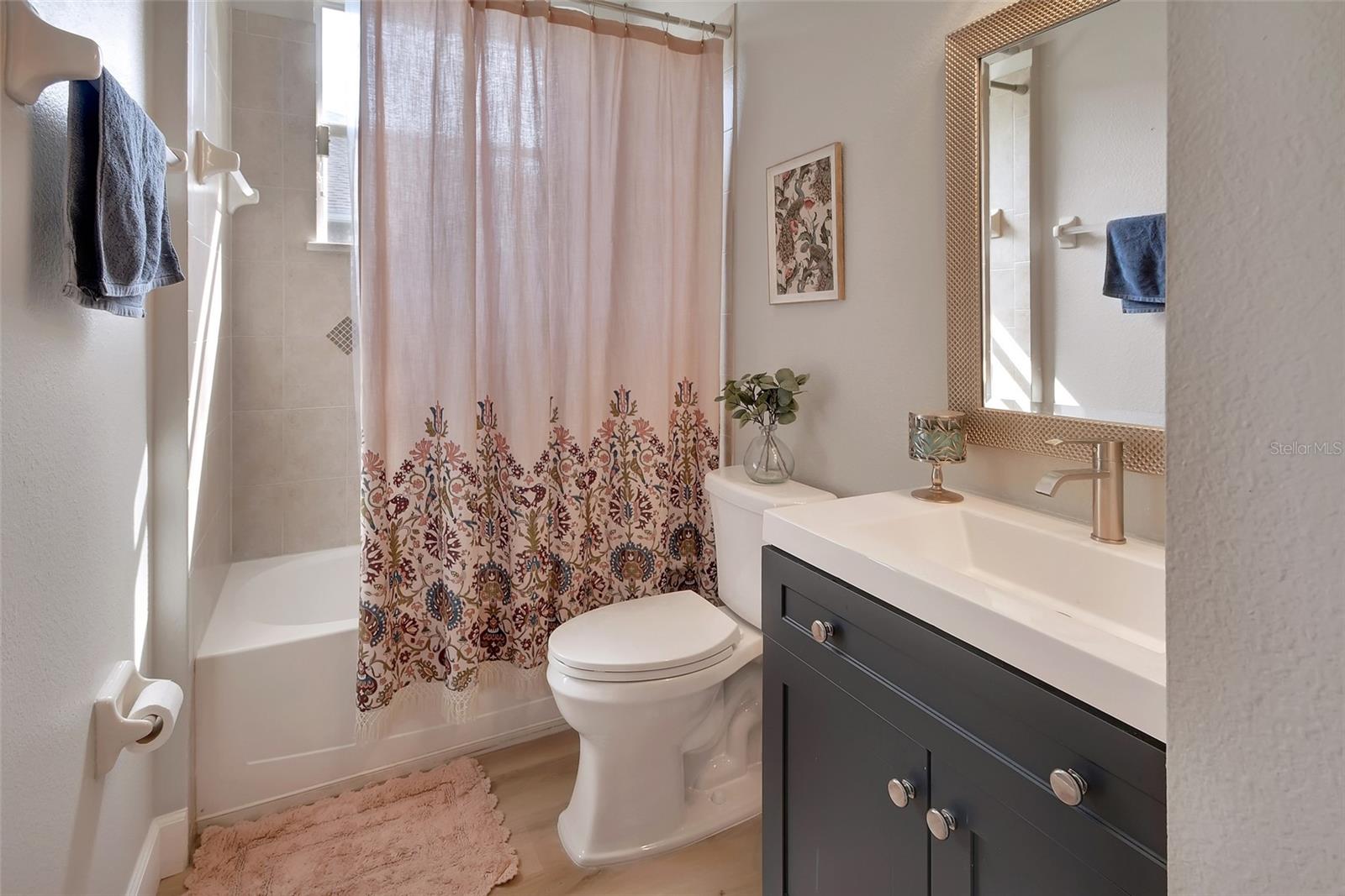 Image 32 of 54 For 407 Thoroughbred Way