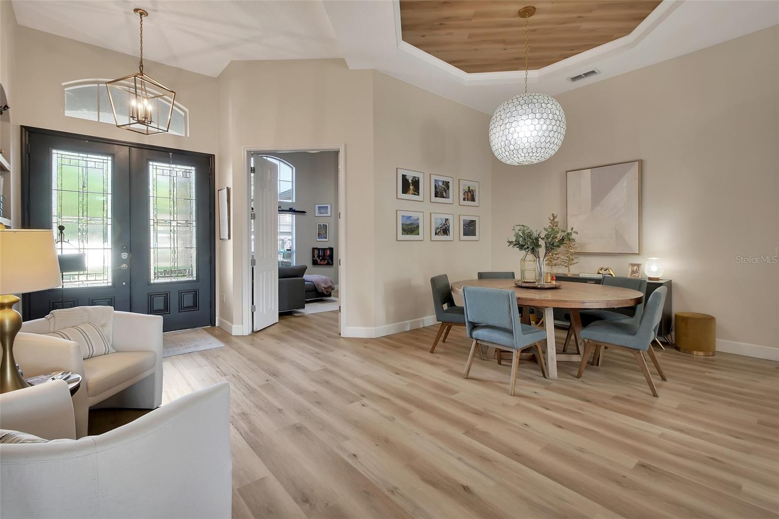 Image 7 of 54 For 407 Thoroughbred Way