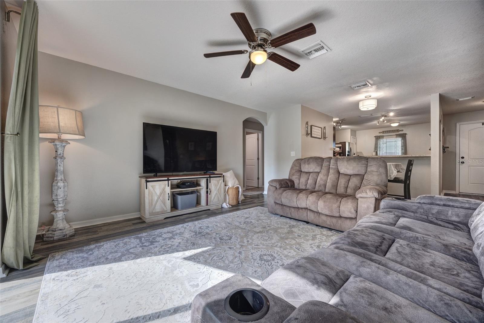 Image 12 of 37 For 309 Southern Winds Boulevard