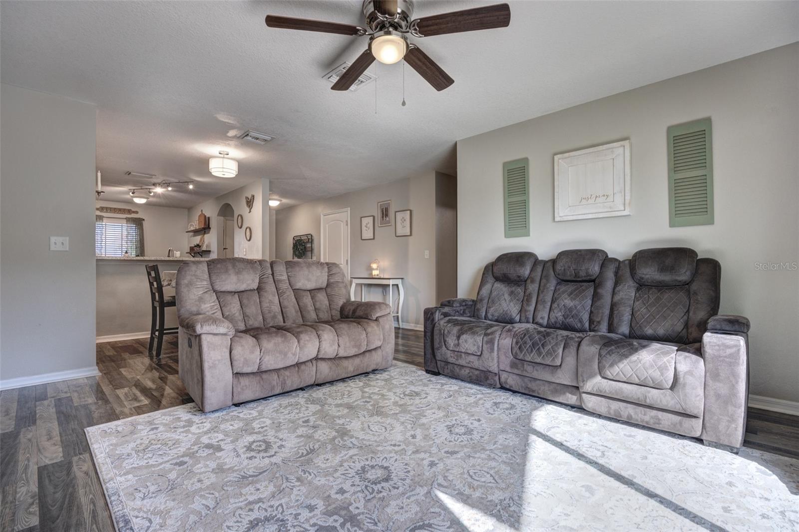 Image 13 of 37 For 309 Southern Winds Boulevard