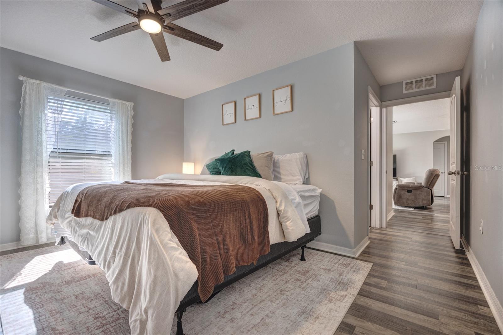 Image 21 of 37 For 309 Southern Winds Boulevard