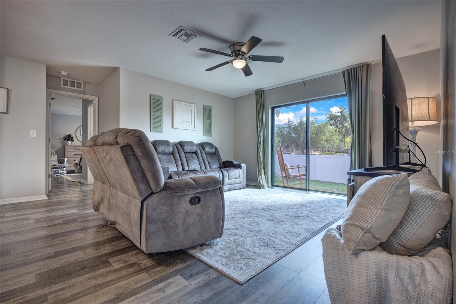 Image 31 of 37 For 309 Southern Winds Boulevard