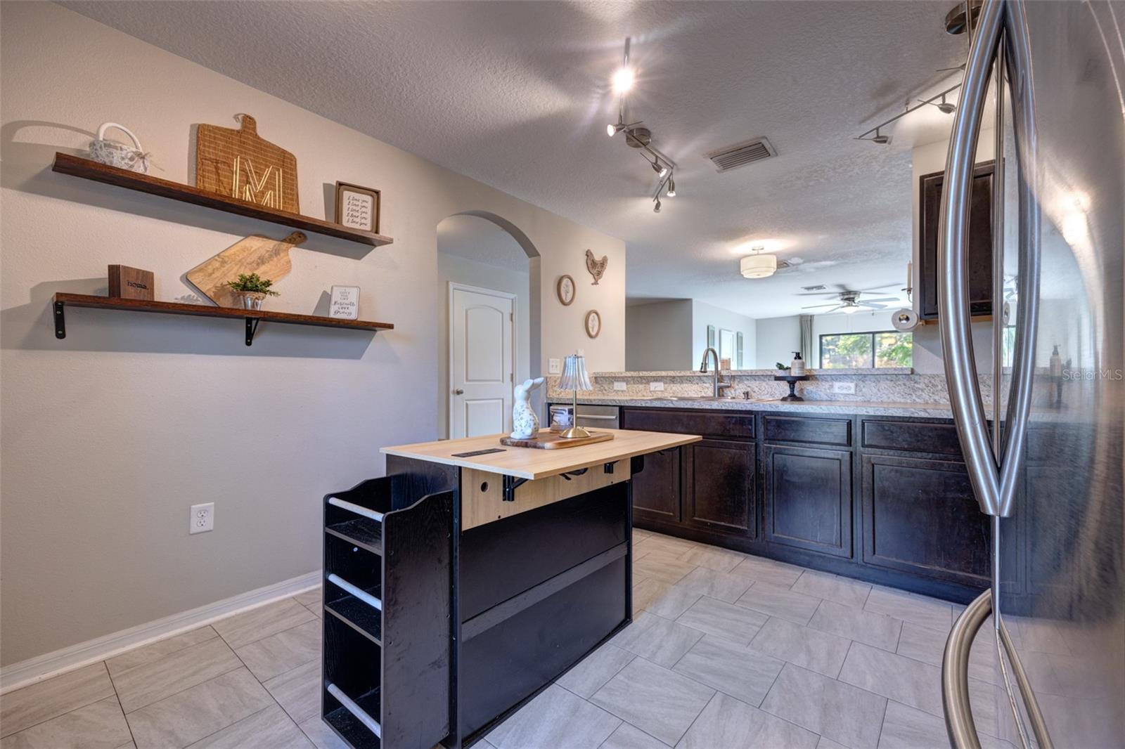 Image 7 of 37 For 309 Southern Winds Boulevard