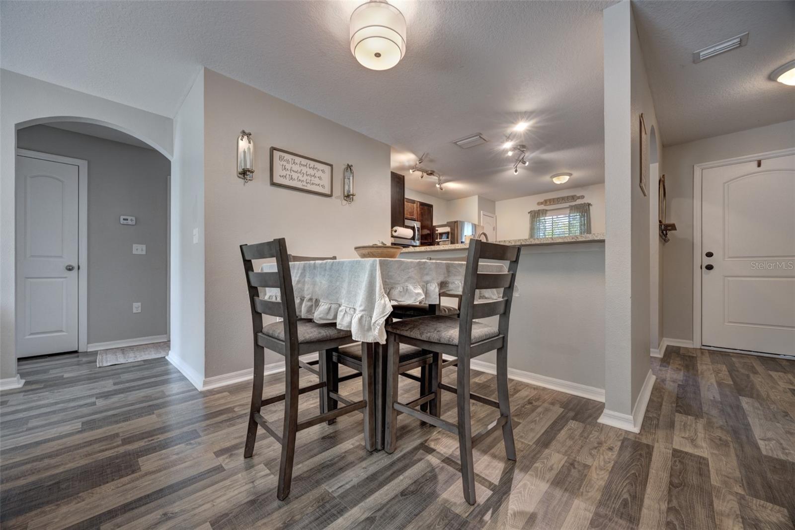 Image 9 of 37 For 309 Southern Winds Boulevard