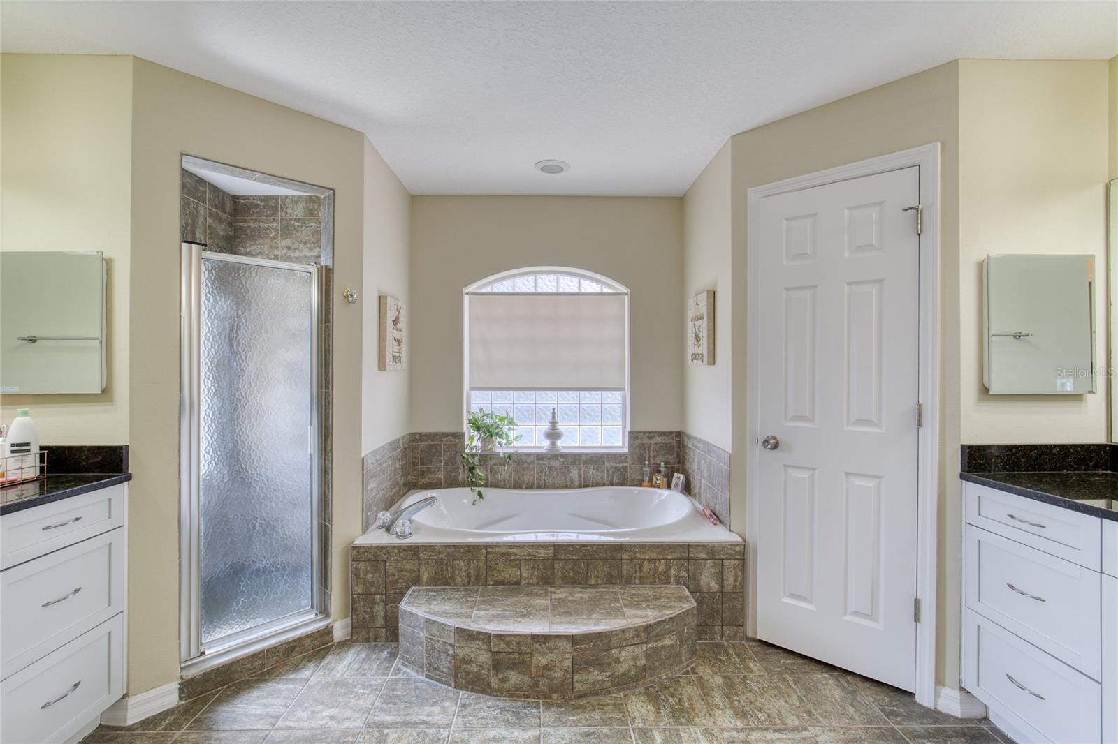 Image 29 of 46 For 89 Felwood Lane