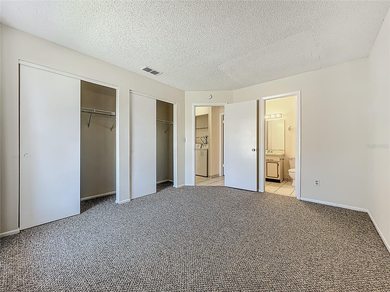 Image 15 of 39 For 193 Creekside Way