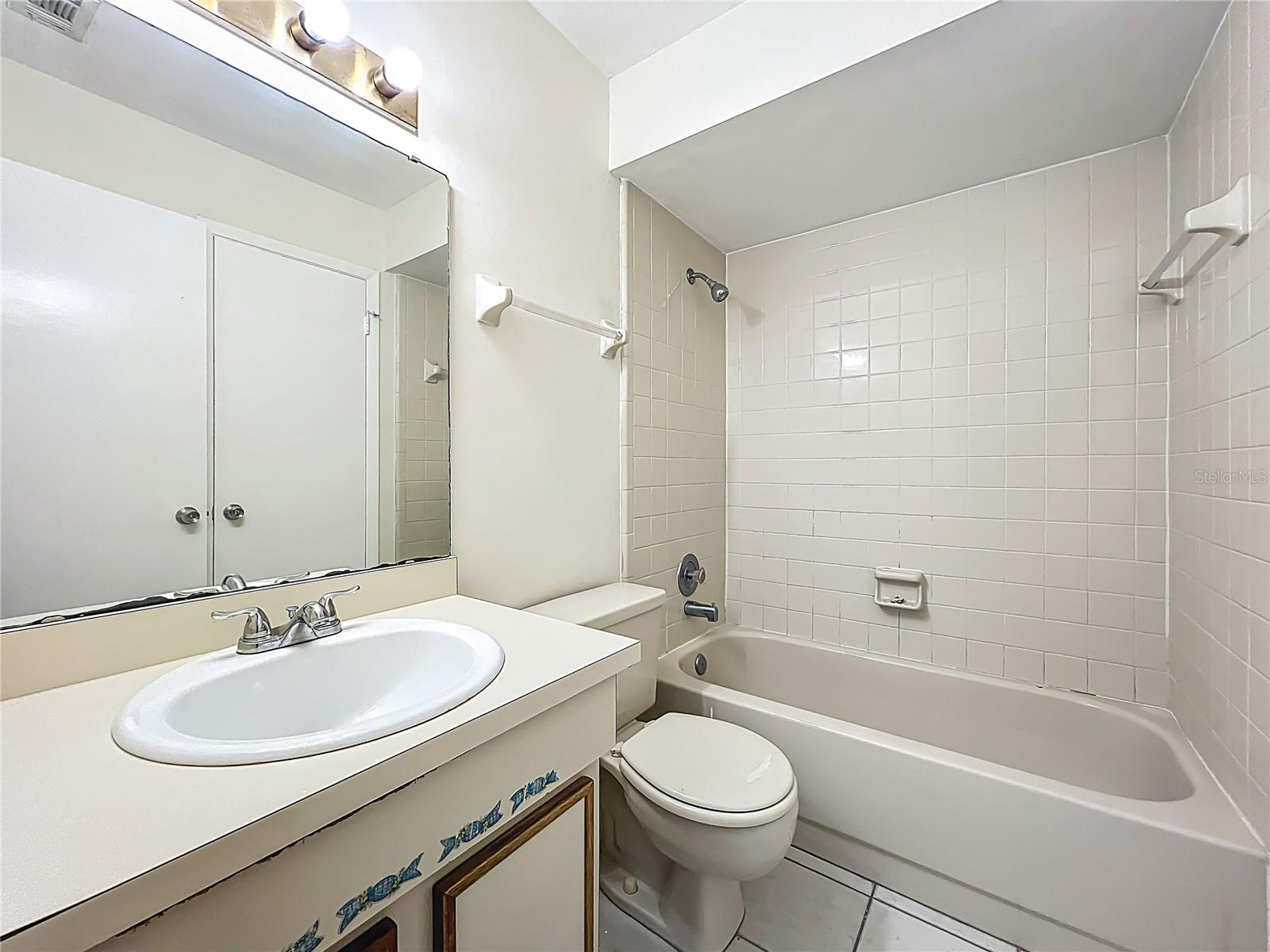 Image 17 of 39 For 193 Creekside Way