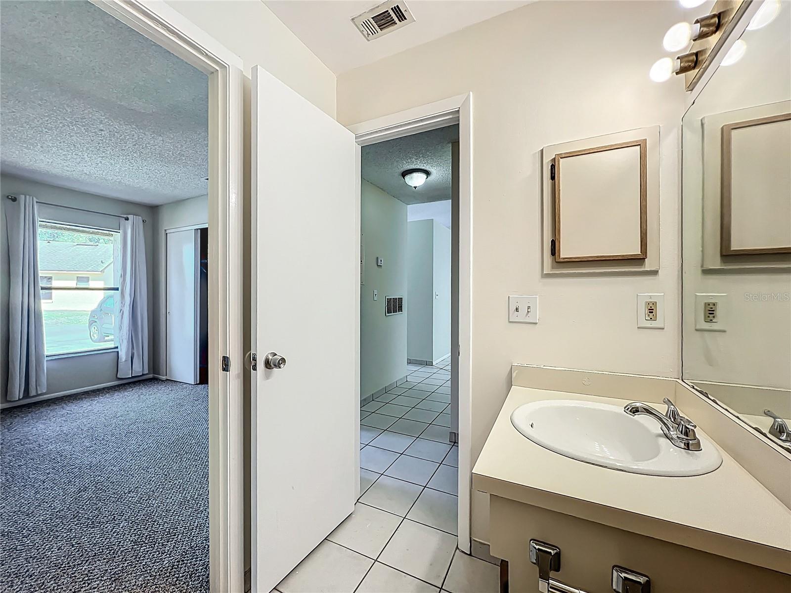 Image 18 of 39 For 193 Creekside Way