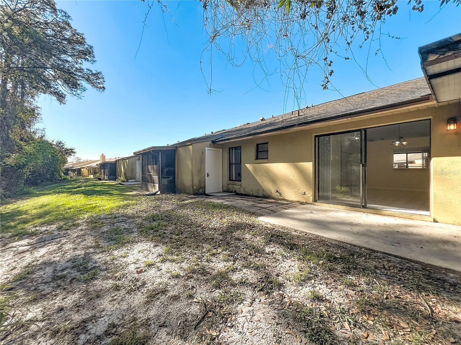 Image 27 of 39 For 193 Creekside Way