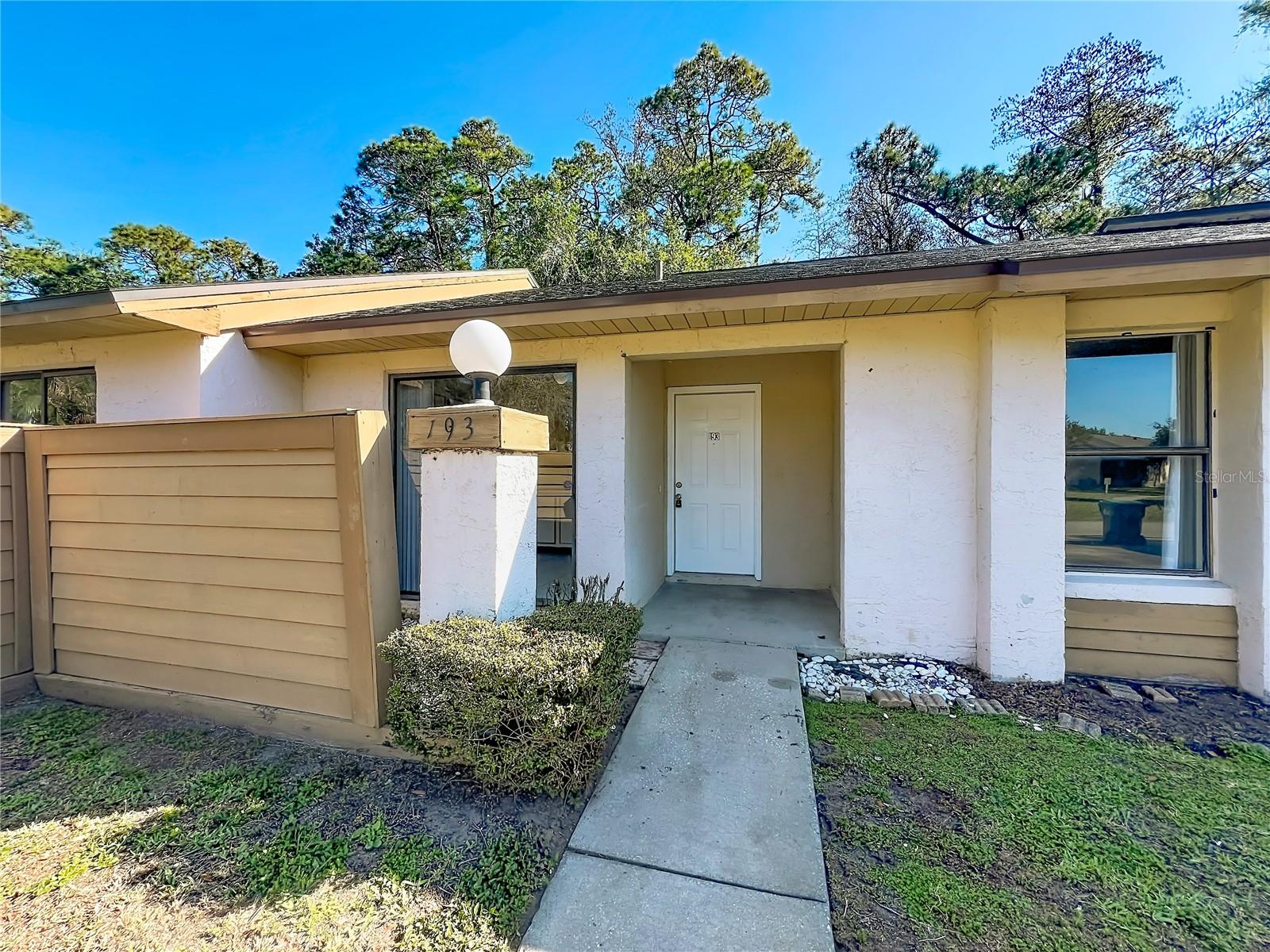 Image 3 of 39 For 193 Creekside Way