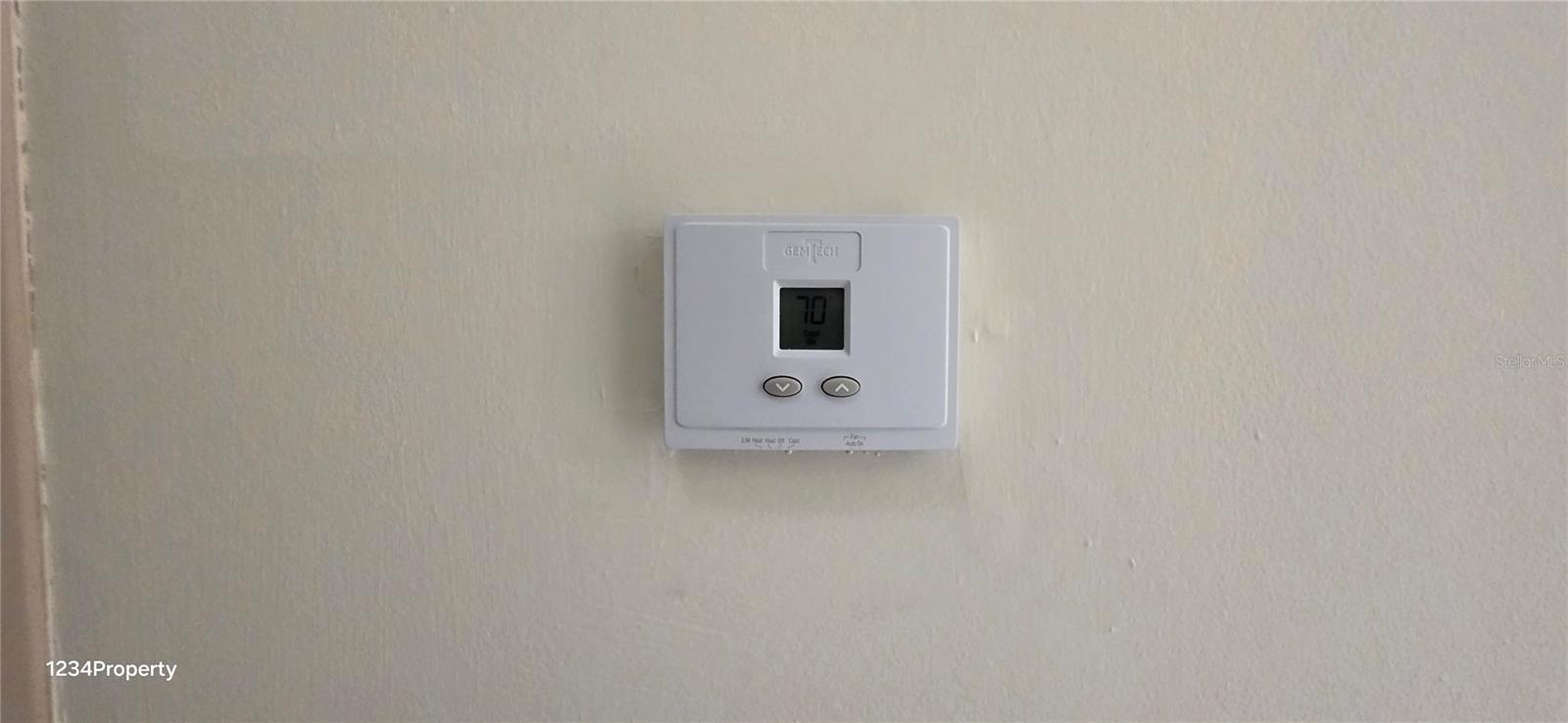 Image 38 of 39 For 193 Creekside Way