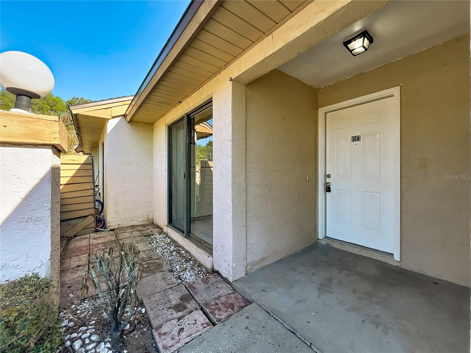 Image 4 of 39 For 193 Creekside Way