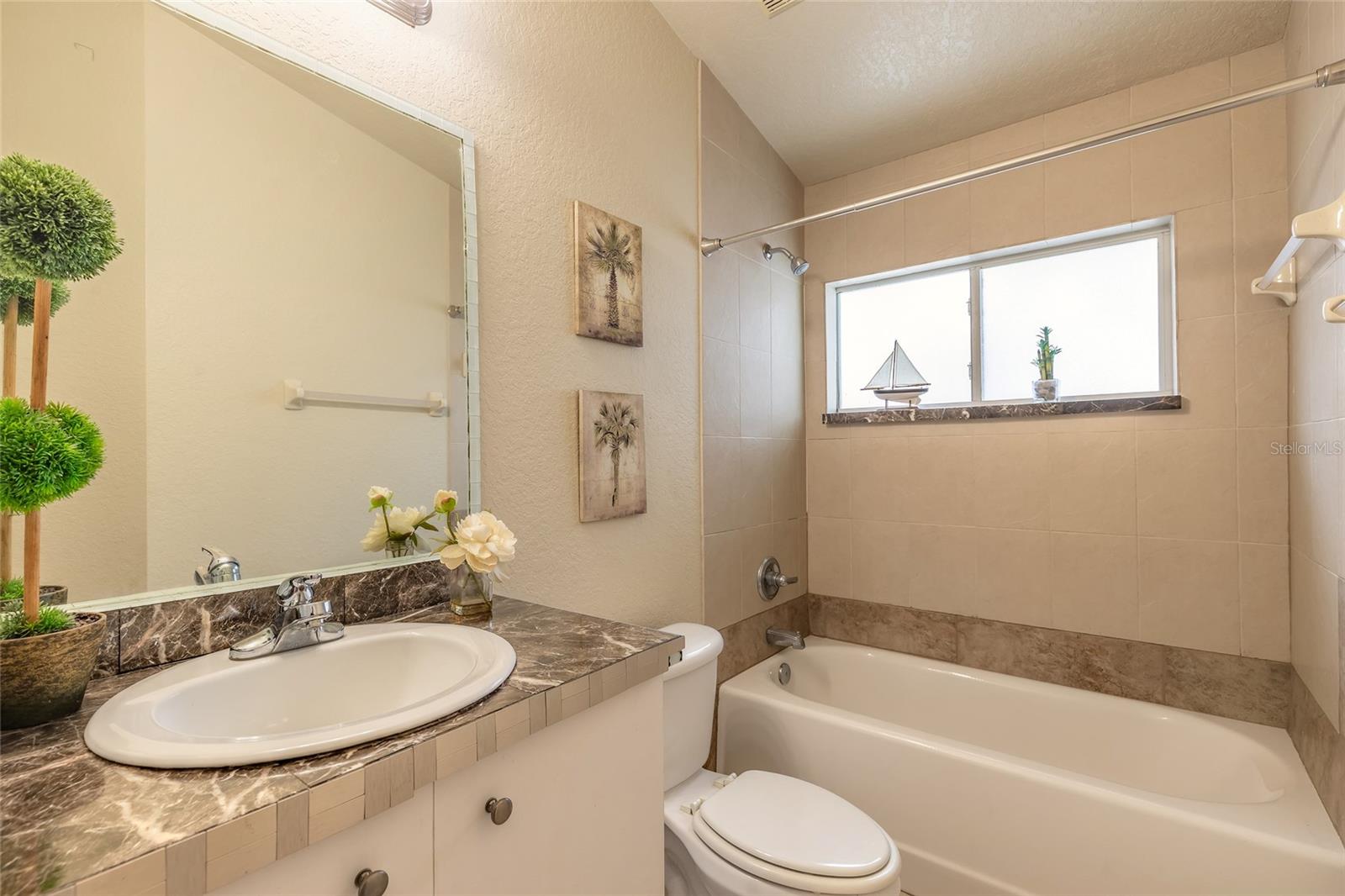 Image 21 of 30 For 258 Jefferson Street