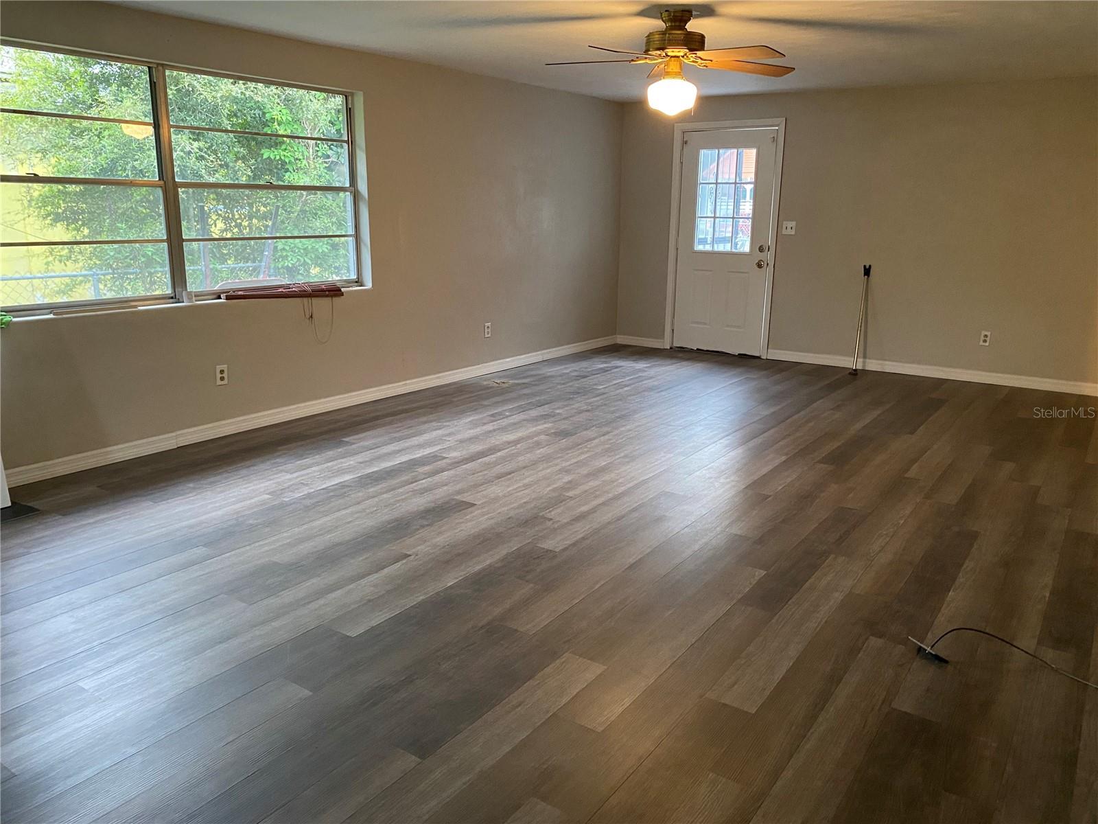 Image 3 of 12 For 239 Desoto Street