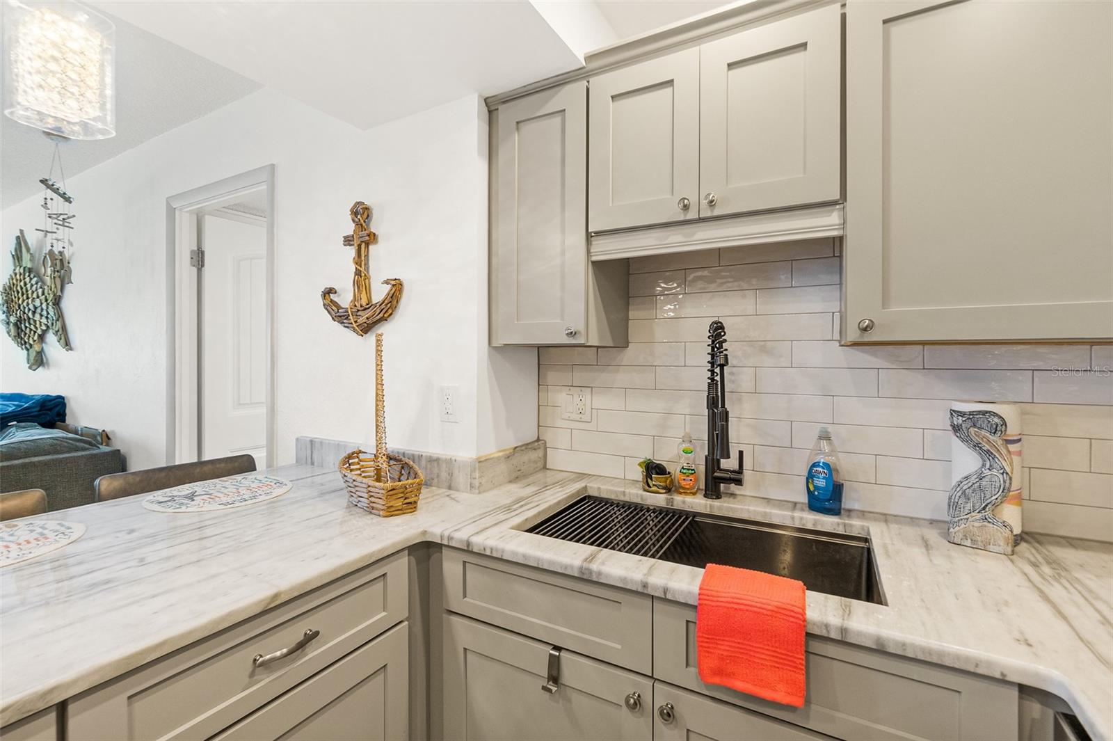 Image 15 of 49 For 3051 Atlantic Avenue P020