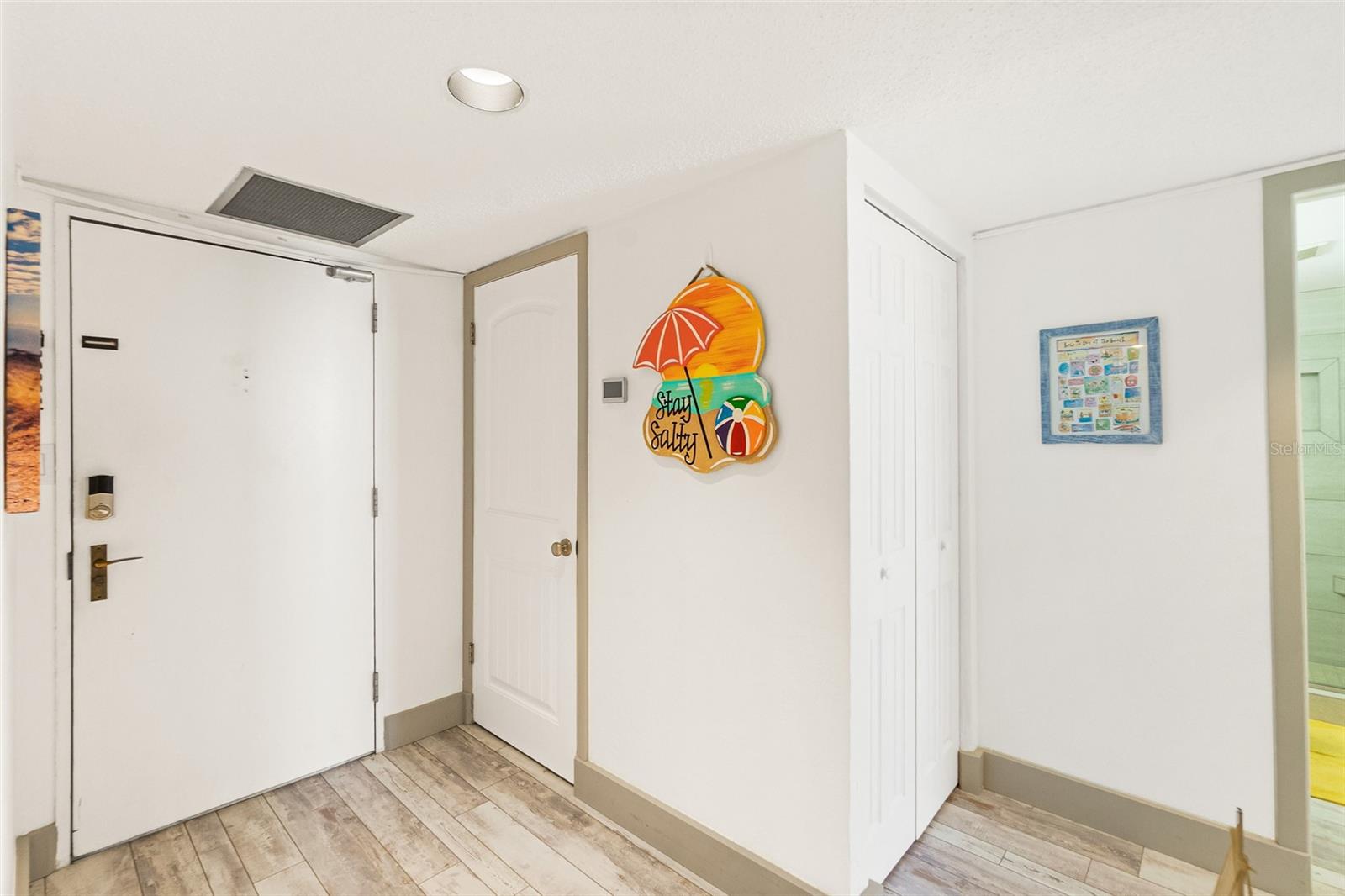 Image 17 of 49 For 3051 Atlantic Avenue P020