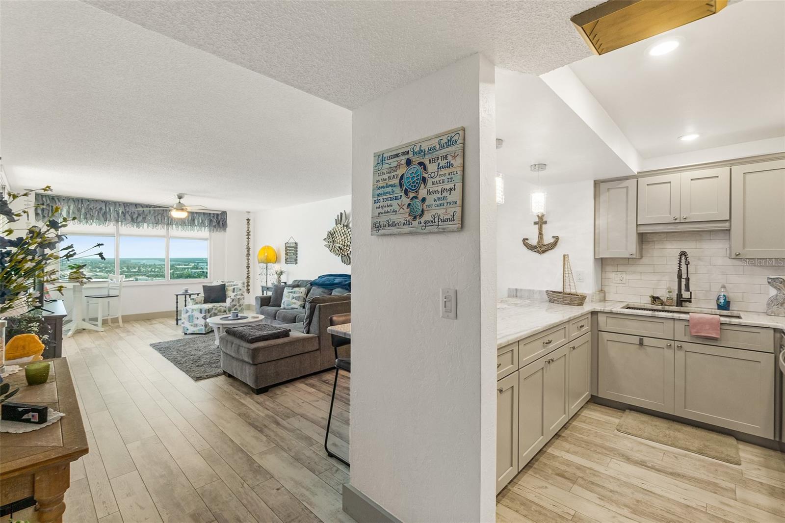 Image 18 of 49 For 3051 Atlantic Avenue P020