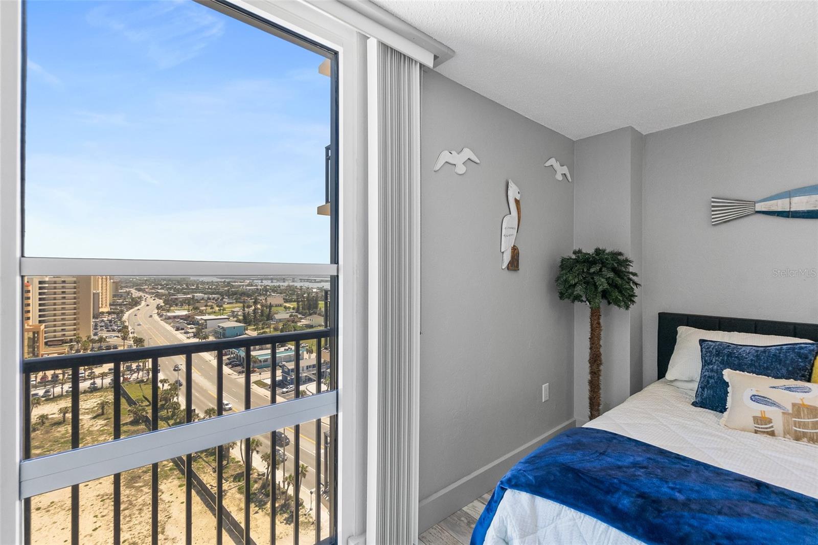 Image 22 of 49 For 3051 Atlantic Avenue P020