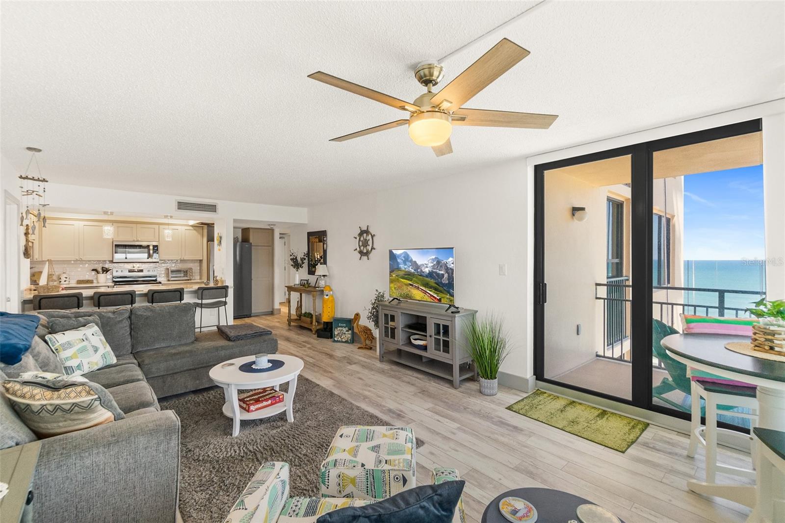 Image 3 of 49 For 3051 Atlantic Avenue P020