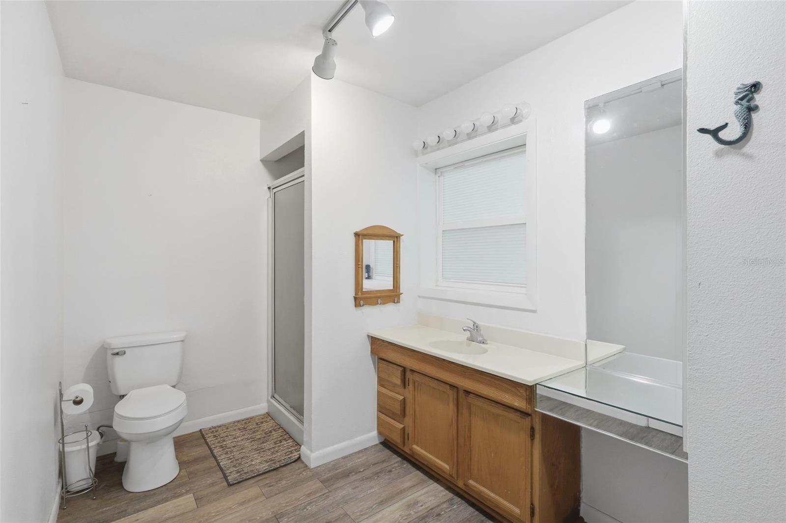 Image 26 of 30 For 1410 Chelsea Avenue