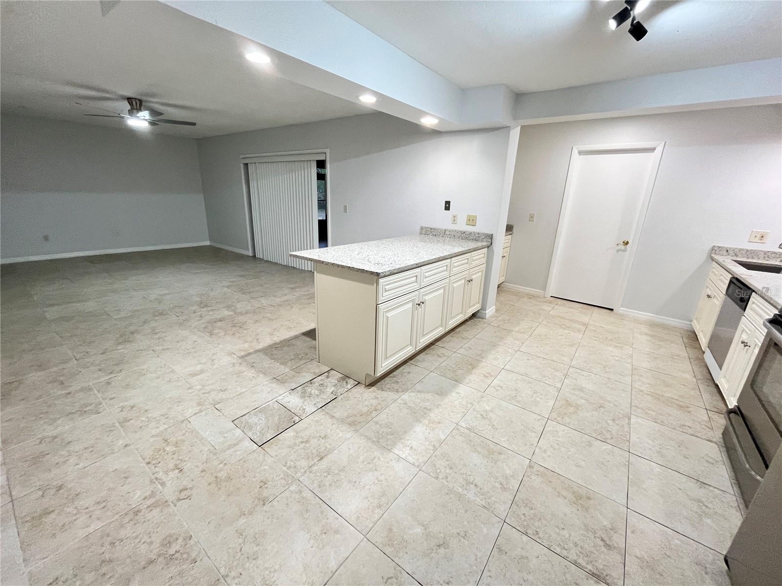 Image 10 of 53 For 6 Robinwood Drive