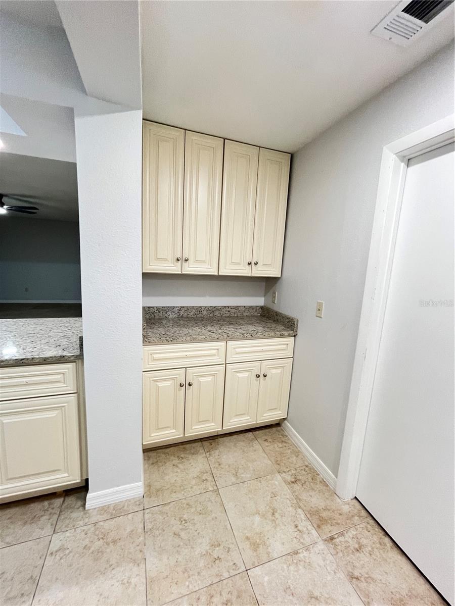 Image 20 of 53 For 6 Robinwood Drive