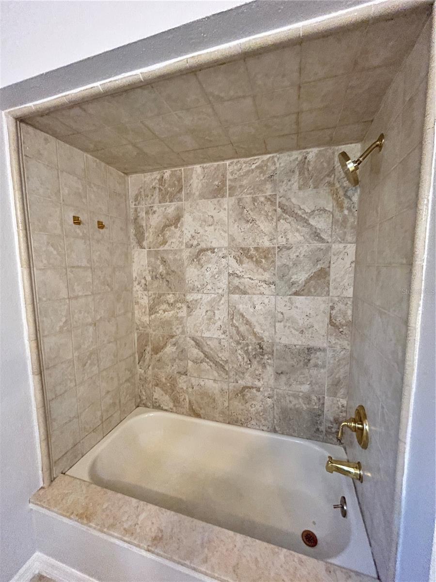 Image 34 of 53 For 6 Robinwood Drive