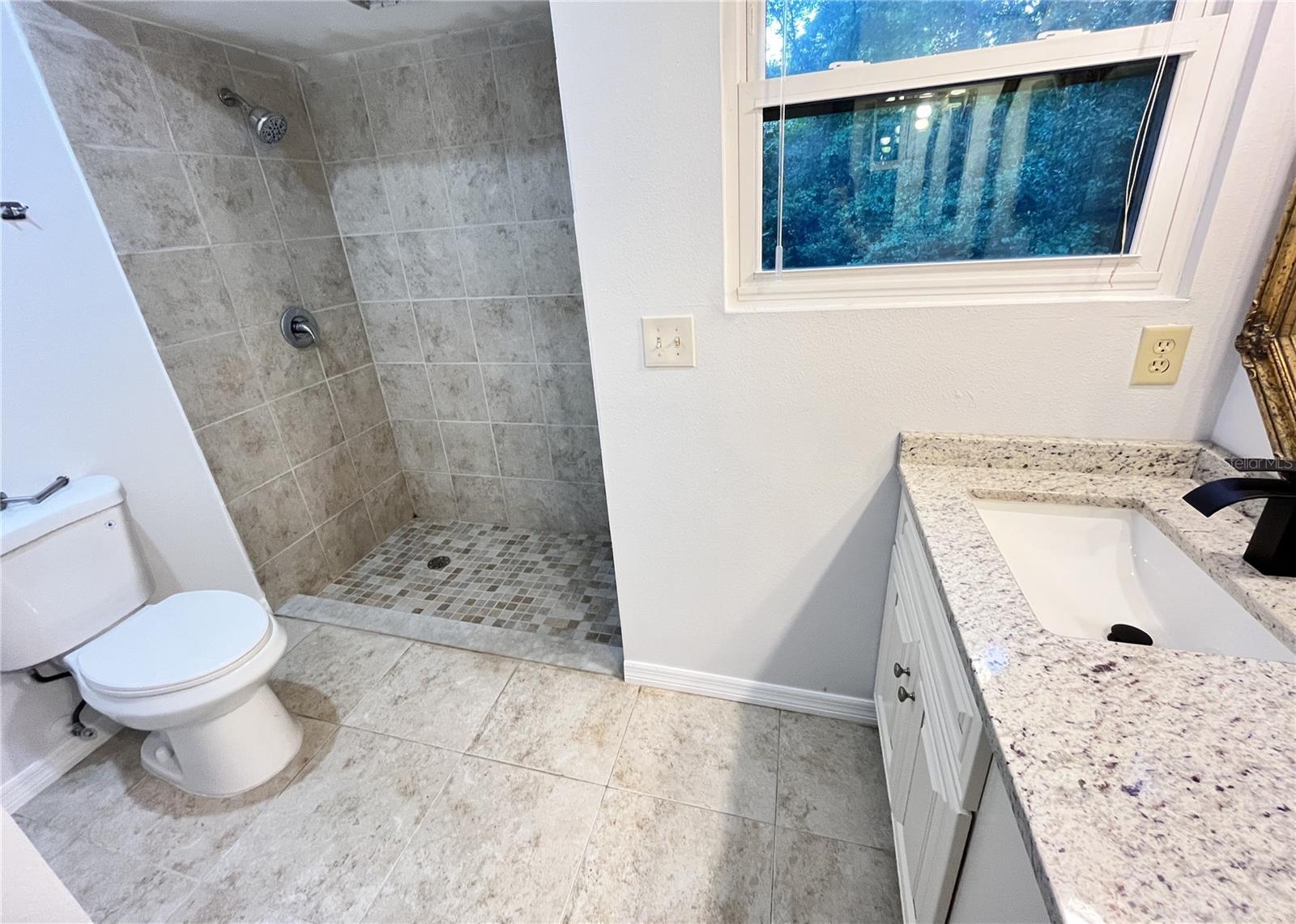 Image 42 of 53 For 6 Robinwood Drive