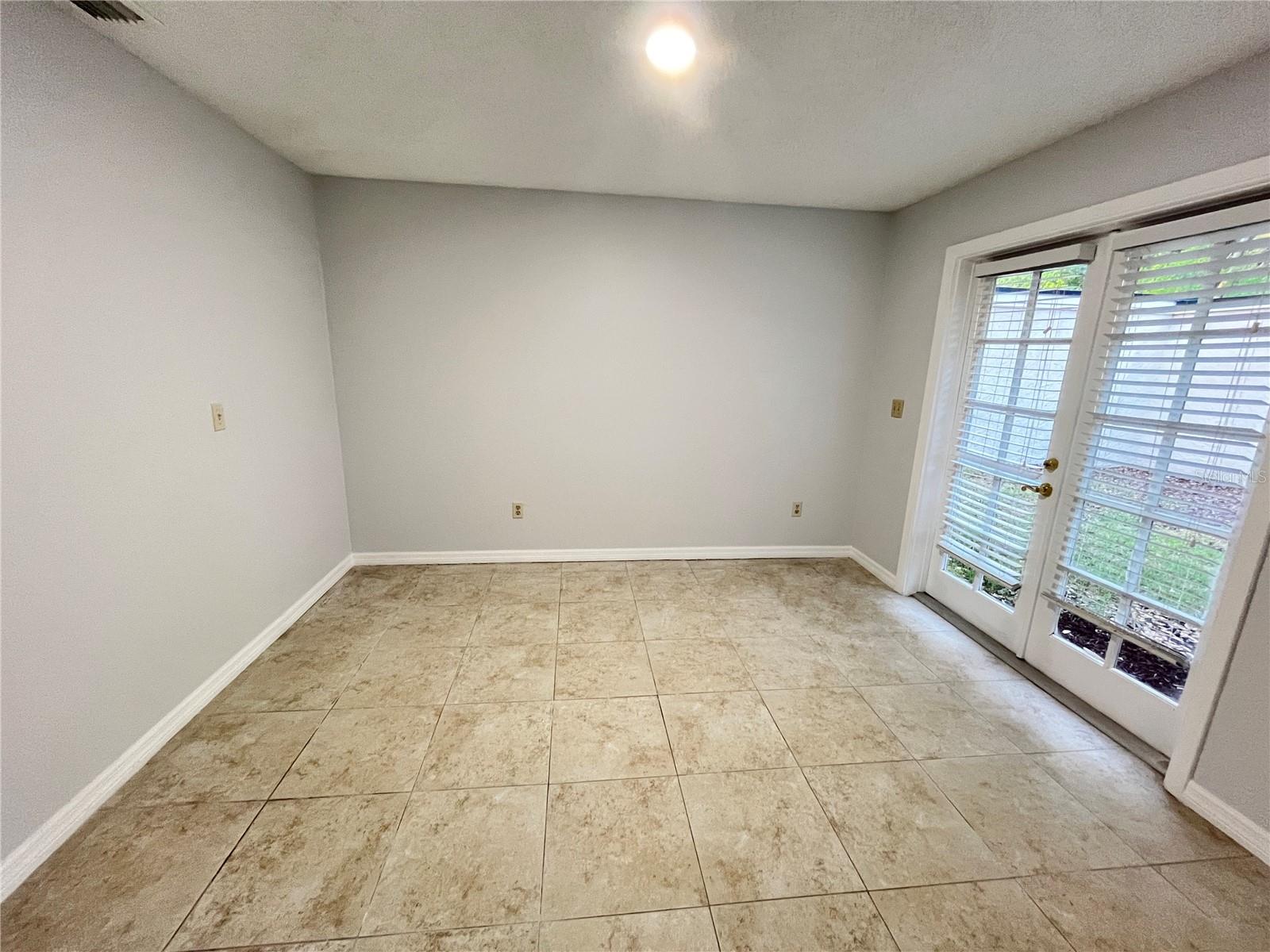 Image 8 of 53 For 6 Robinwood Drive