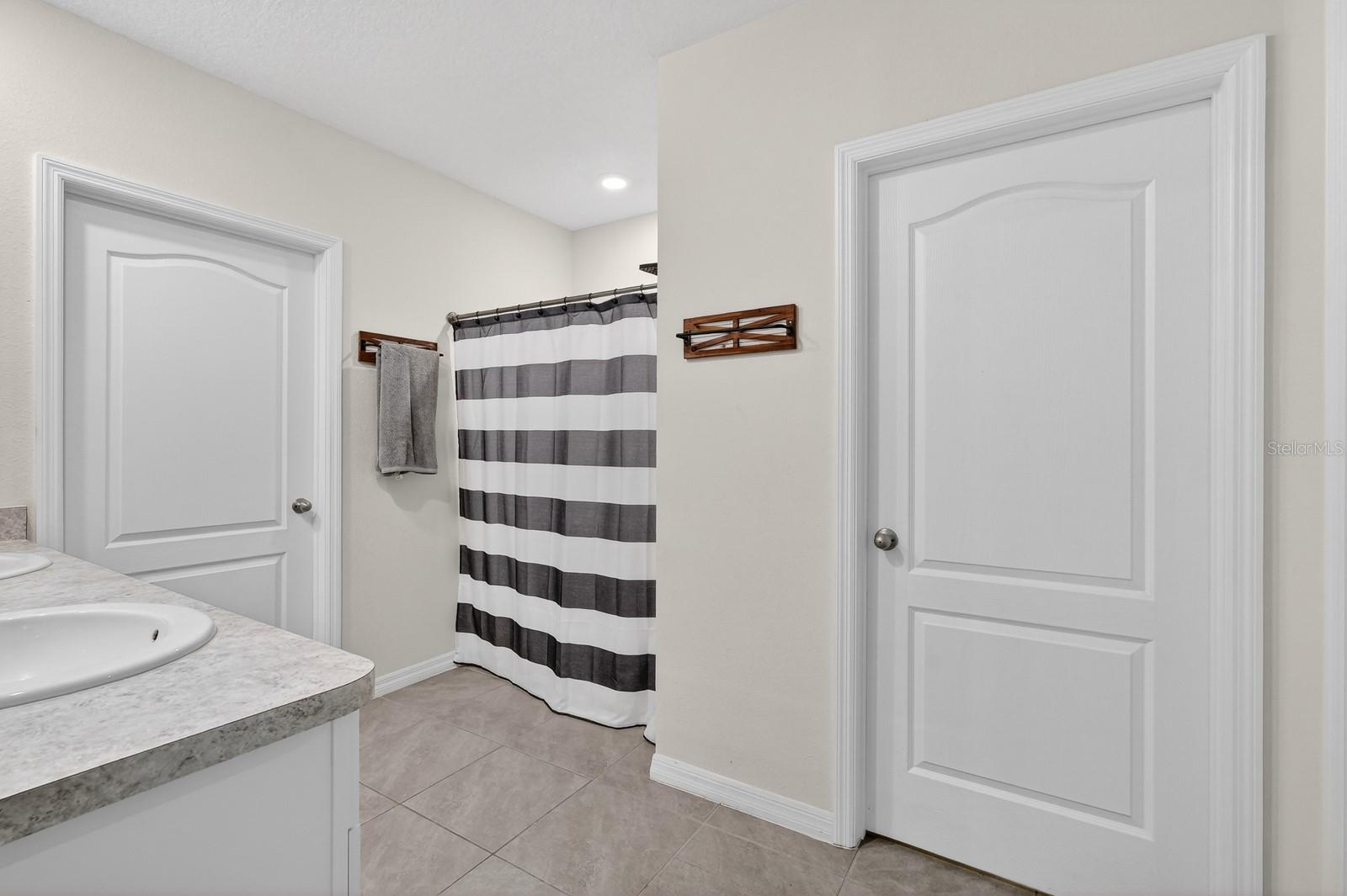 Image 20 of 59 For 1809 Myrtlebrooke Drive