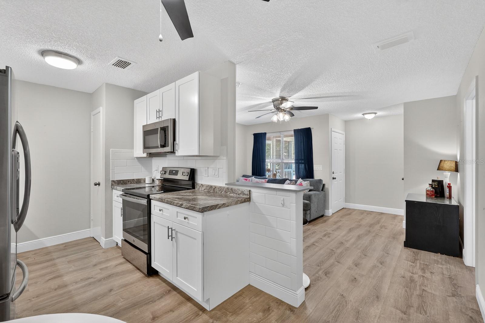 Image 10 of 44 For 1600 Big Tree Road H5