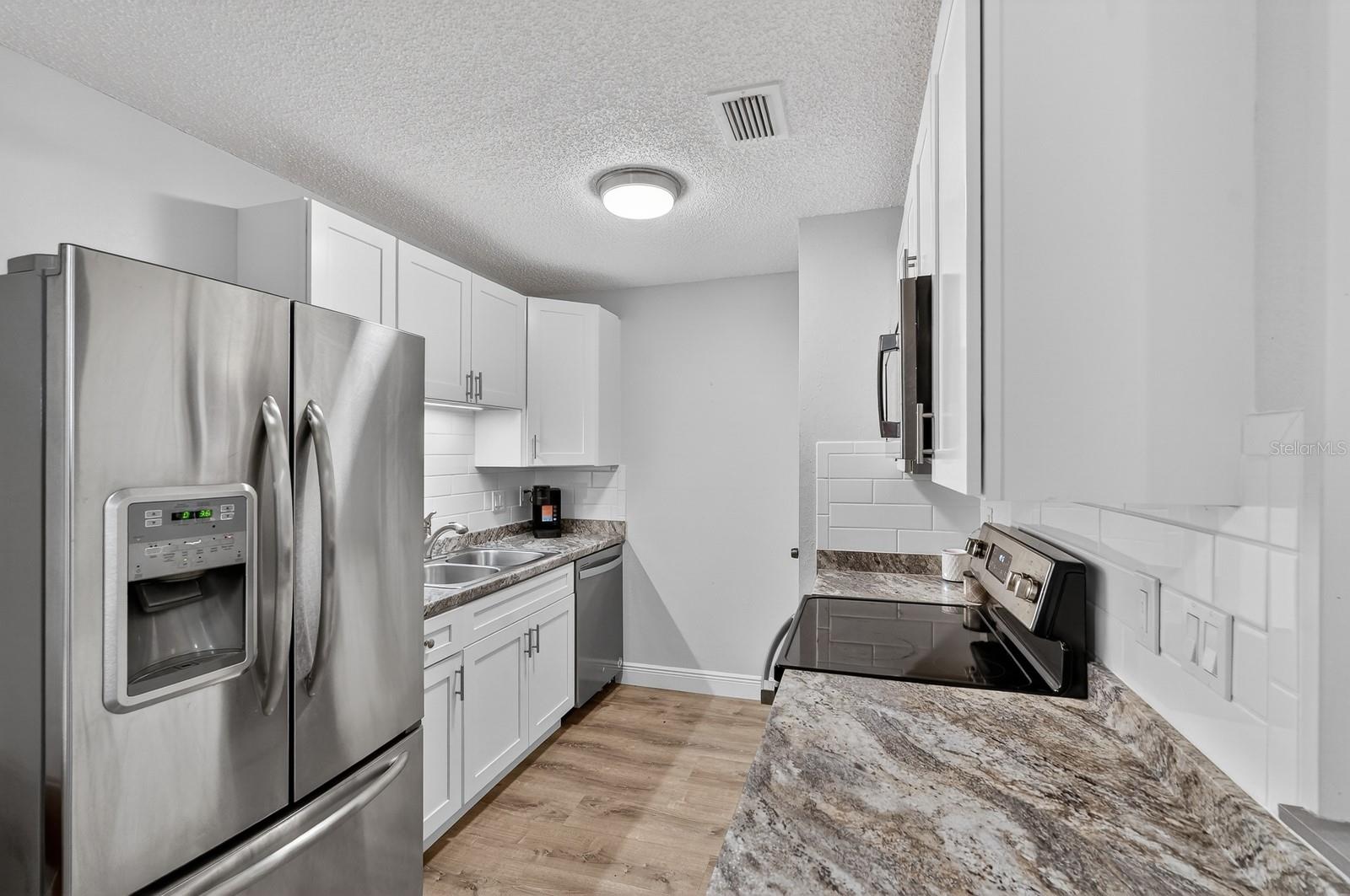 Image 11 of 44 For 1600 Big Tree Road H5