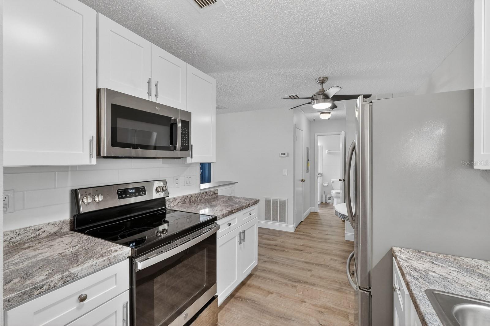 Image 12 of 44 For 1600 Big Tree Road H5