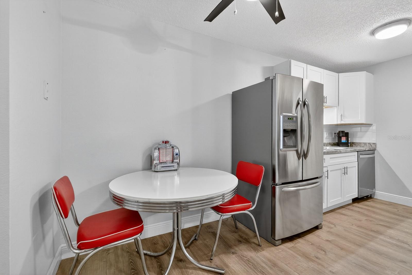 Image 15 of 44 For 1600 Big Tree Road H5