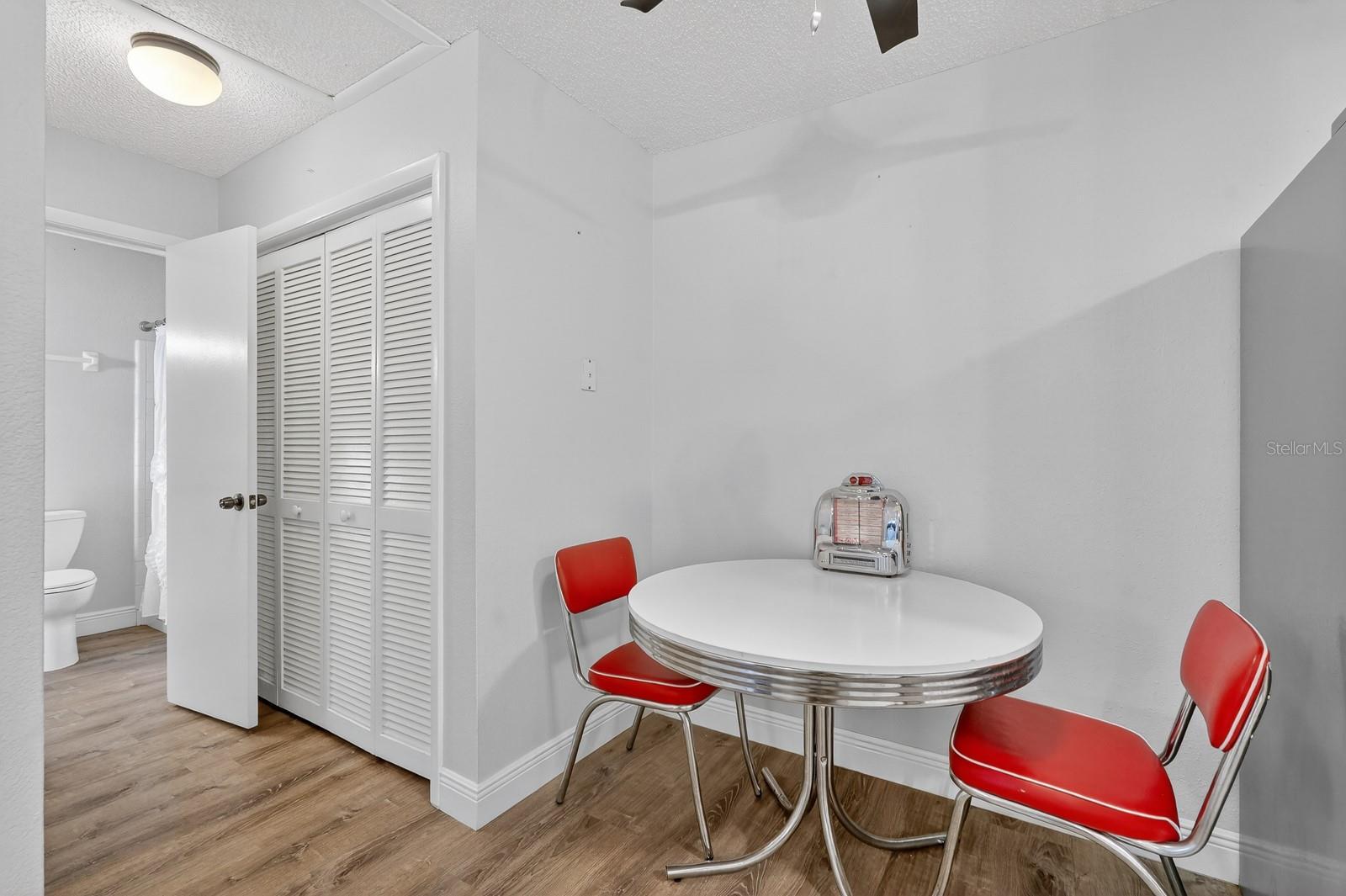 Image 16 of 44 For 1600 Big Tree Road H5