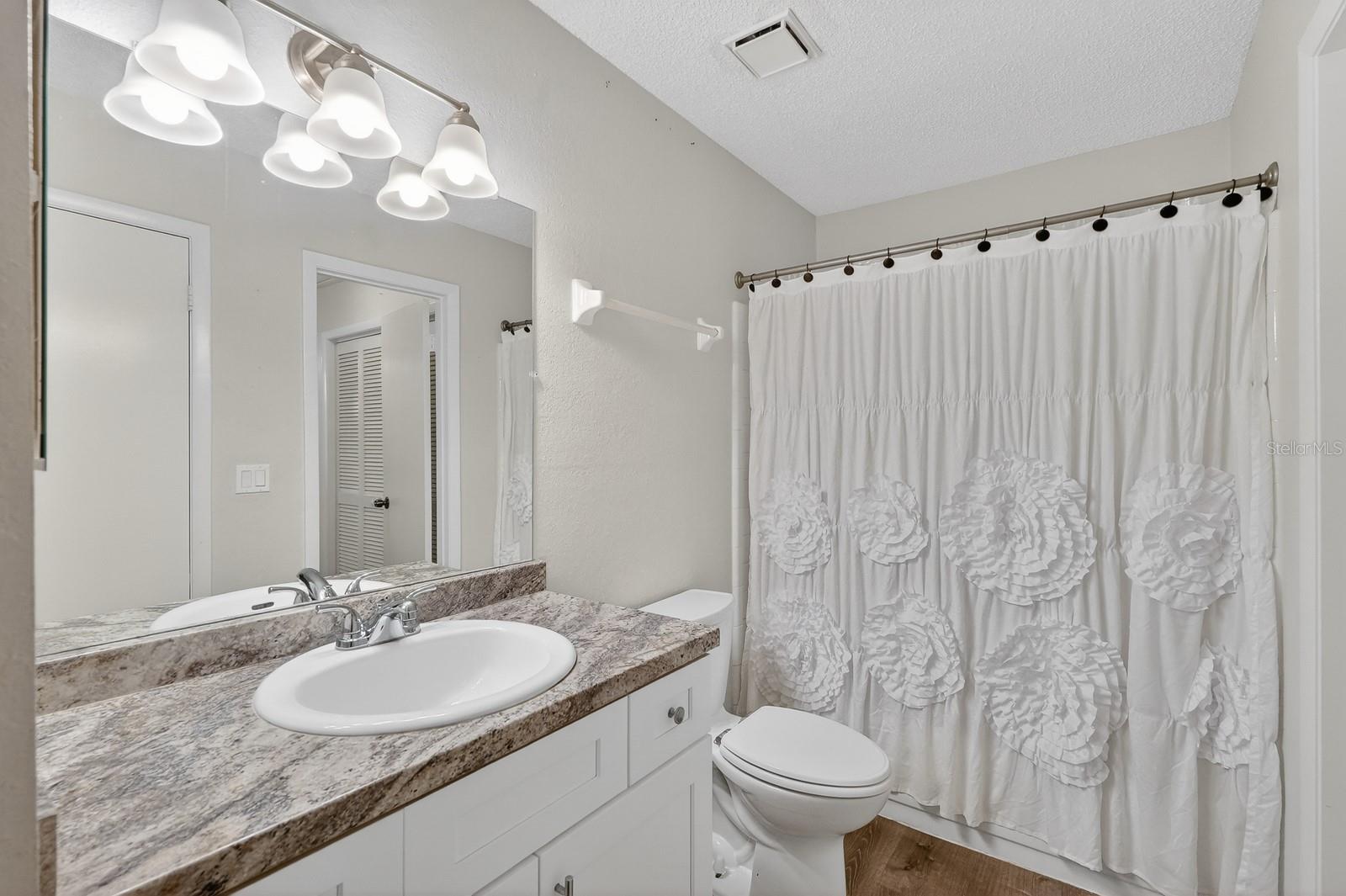 Image 20 of 44 For 1600 Big Tree Road H5