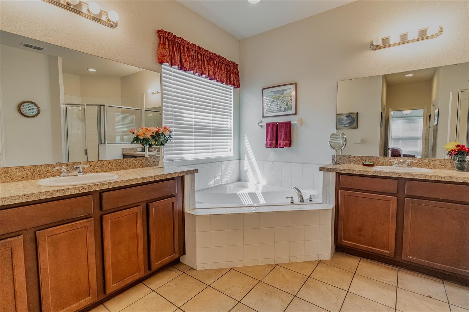 Image 14 of 21 For 1517 Blue Grass Boulevard