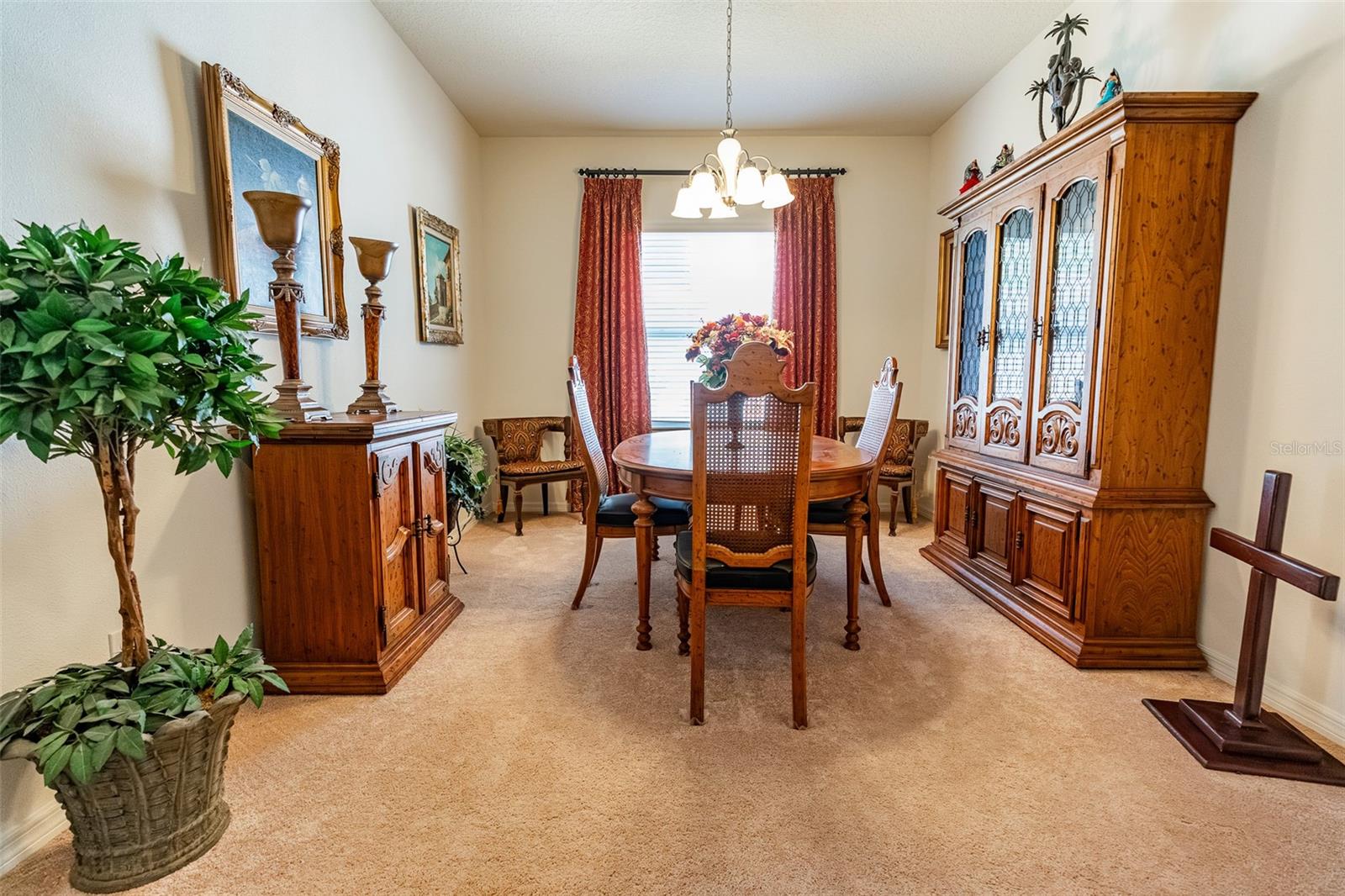 Image 5 of 21 For 1517 Blue Grass Boulevard