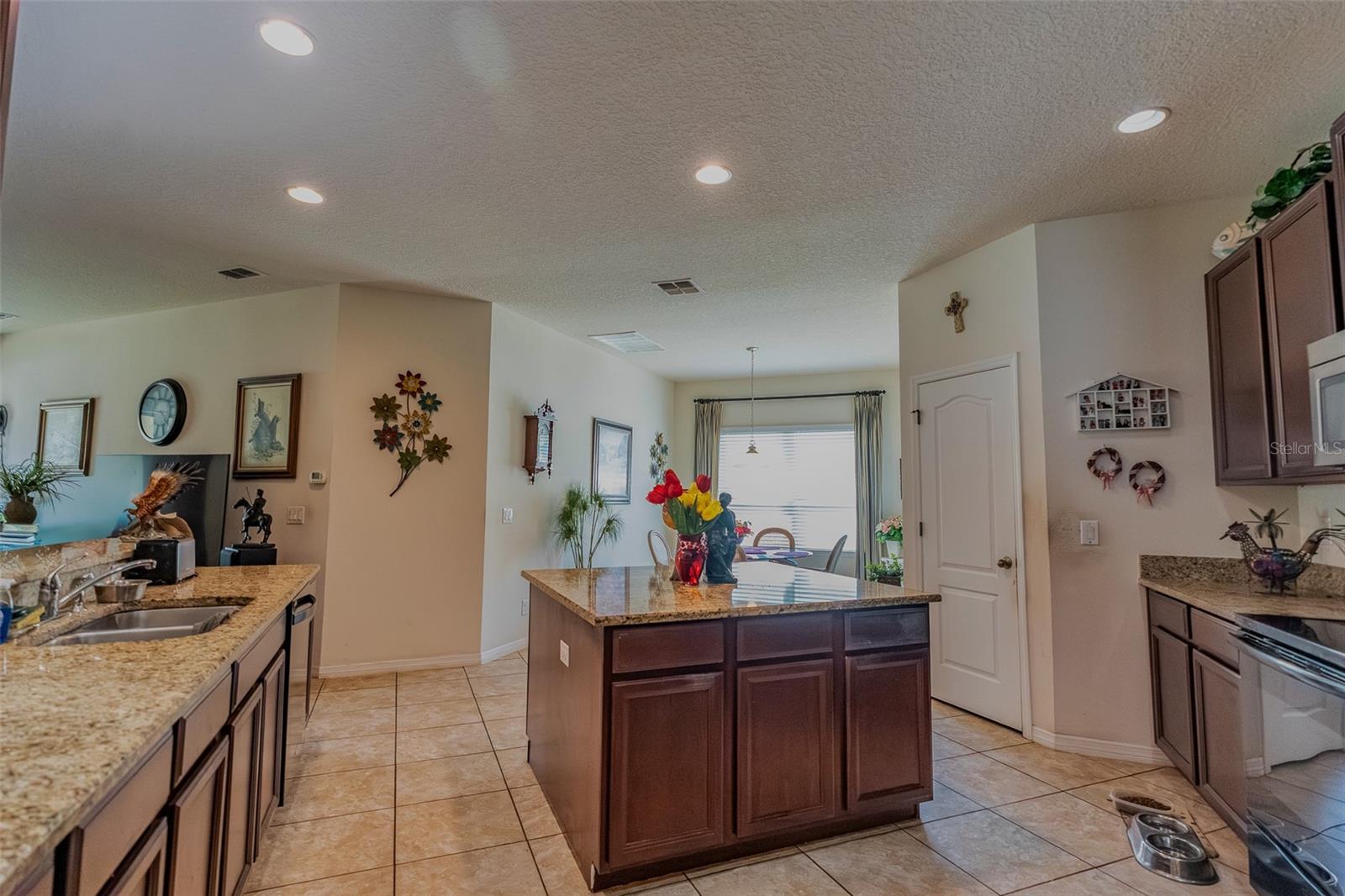 Image 9 of 21 For 1517 Blue Grass Boulevard